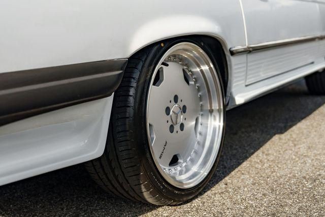 1988 Mercedes-Benz 560-Class Image 38