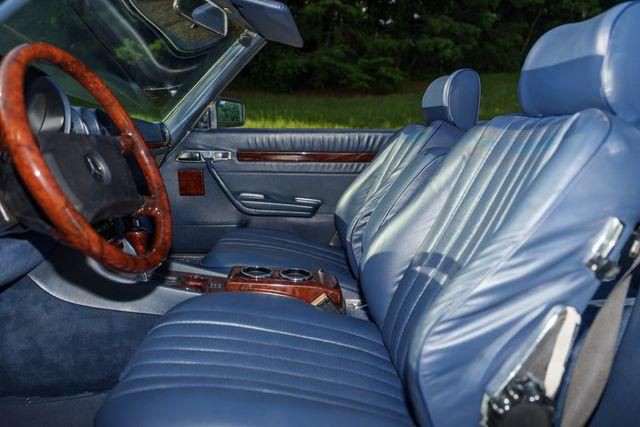 1988 Mercedes-Benz 560-Class Image 71