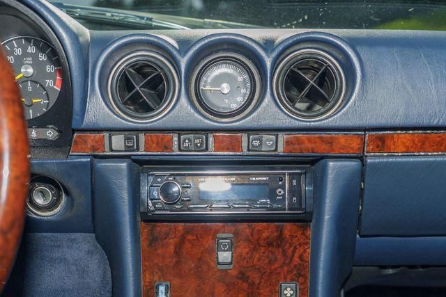 1988 Mercedes-Benz 560-Class Image 73