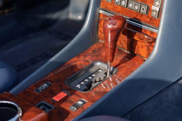 1988 Mercedes-Benz 560-Class Image 81
