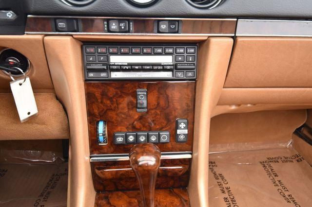 1987 Mercedes-Benz 560-Class Image 5