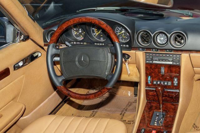 1987 Mercedes-Benz 560-Class Image 17