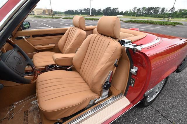 1987 Mercedes-Benz 560-Class Image 21