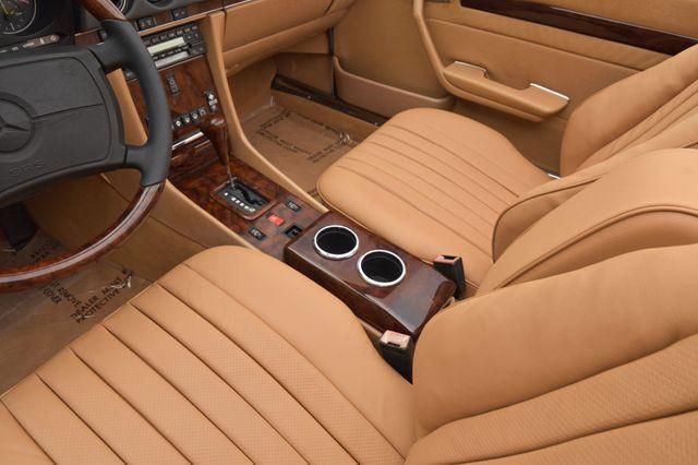 1987 Mercedes-Benz 560-Class Image 39