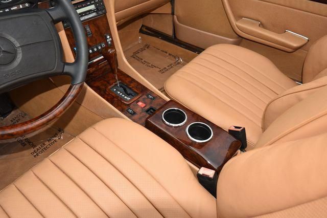 1987 Mercedes-Benz 560-Class Image 40