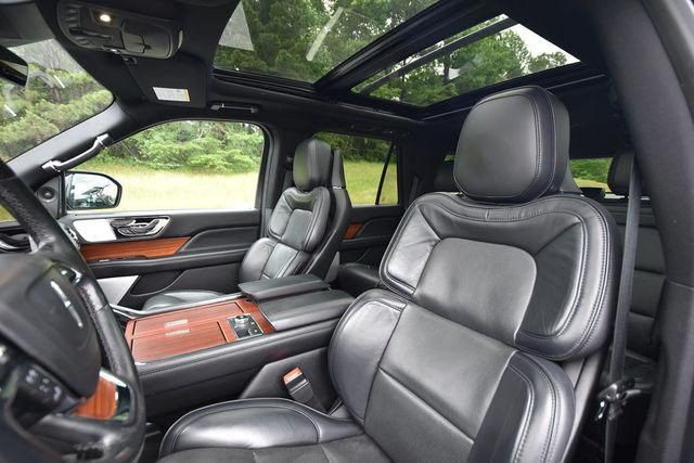 2019 Lincoln Navigator Image 8