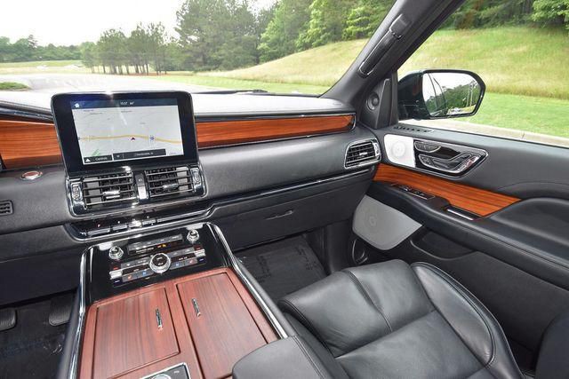 2019 Lincoln Navigator Image 13