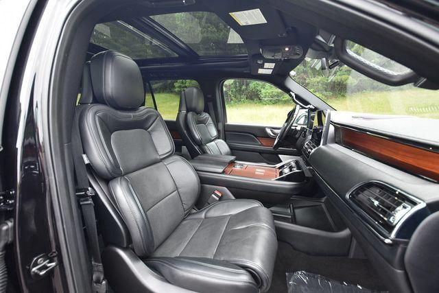 2019 Lincoln Navigator Image 24