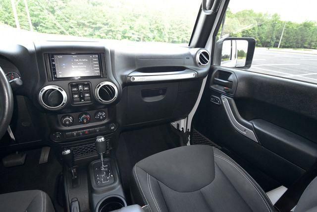 2018 Jeep Wrangler Image 17