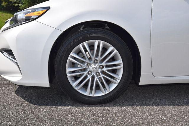 2018 Lexus ES 350 Image 24
