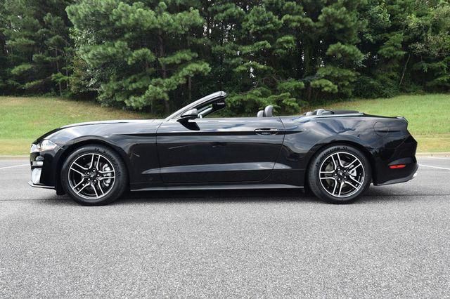 2022 Ford Mustang Image 3