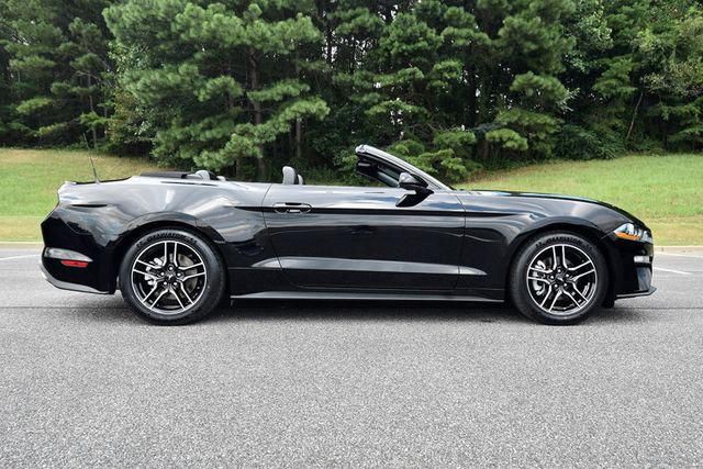 2022 Ford Mustang Image 4