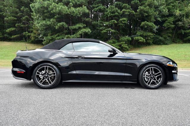2022 Ford Mustang Image 8