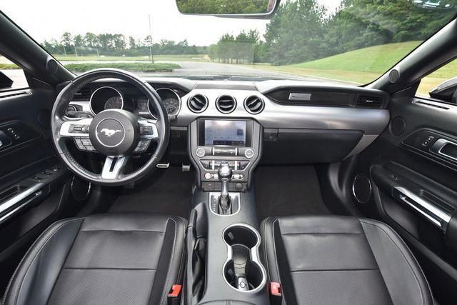 2022 Ford Mustang Image 13