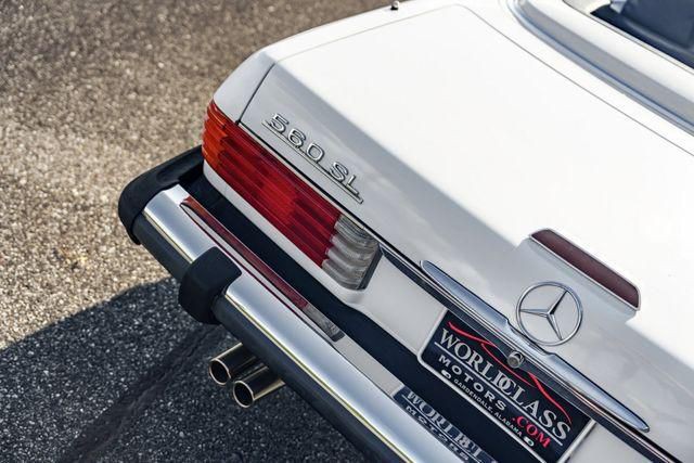 1988 Mercedes-Benz 560-Class Image 12