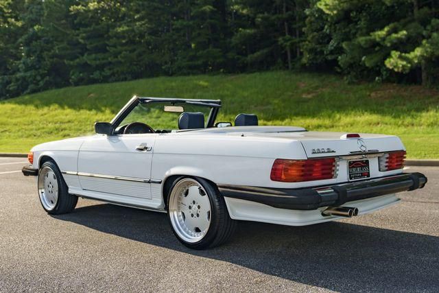 1988 Mercedes-Benz 560-Class Image 13