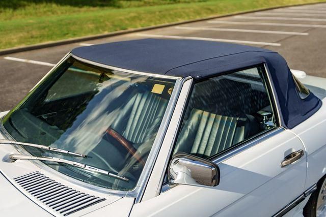 1988 Mercedes-Benz 560-Class Image 14