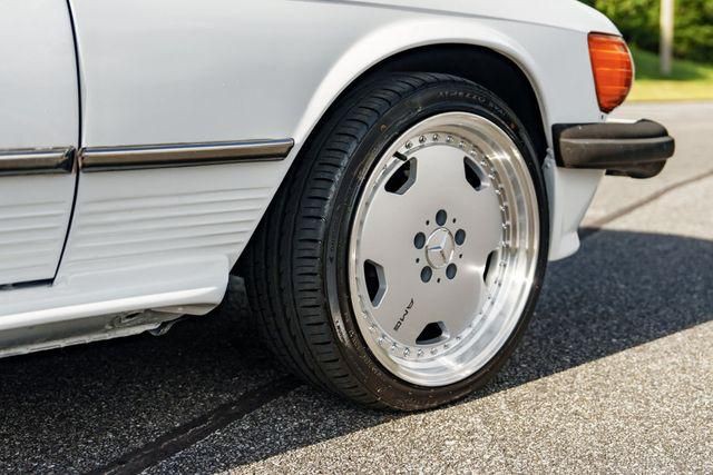 1988 Mercedes-Benz 560-Class Image 21