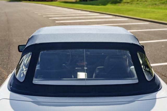 1988 Mercedes-Benz 560-Class Image 35