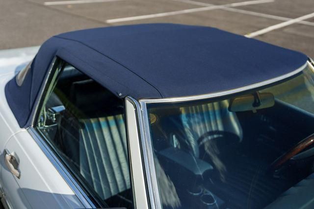 1988 Mercedes-Benz 560-Class Image 36