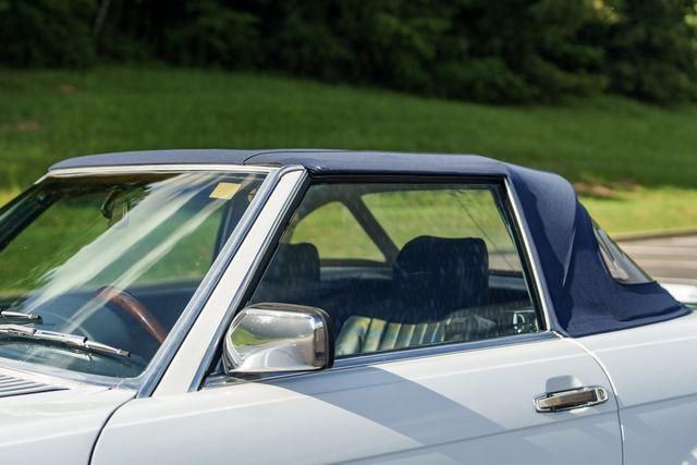 1988 Mercedes-Benz 560-Class Image 48