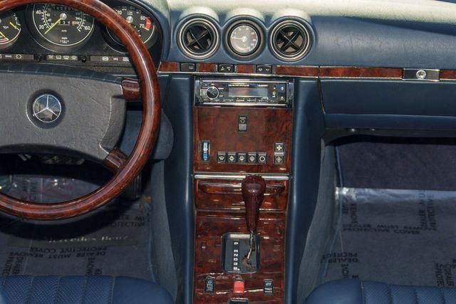 1988 Mercedes-Benz 560-Class Image 75