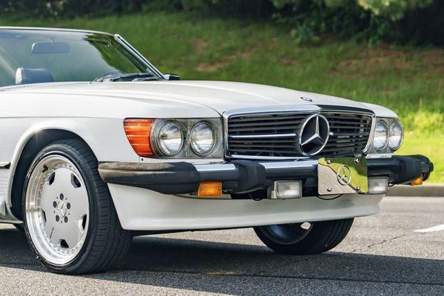 1988 Mercedes-Benz 560-Class Image 85
