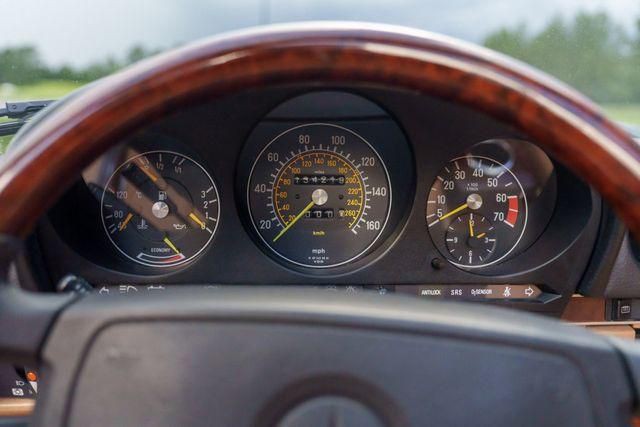 1987 Mercedes-Benz 560-Class Image 16