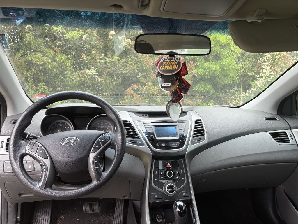 2014 Hyundai Elantra Image 7