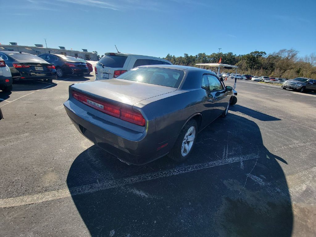 2013 Dodge Challenger Image 3