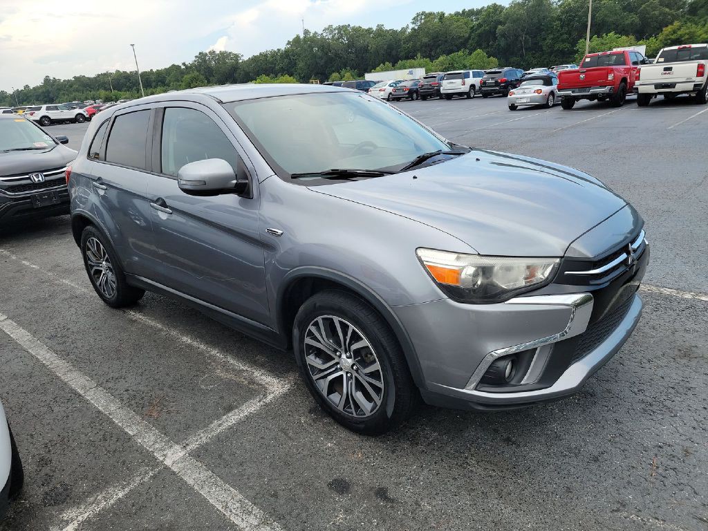 2018 Mitsubishi Outlander Image 2