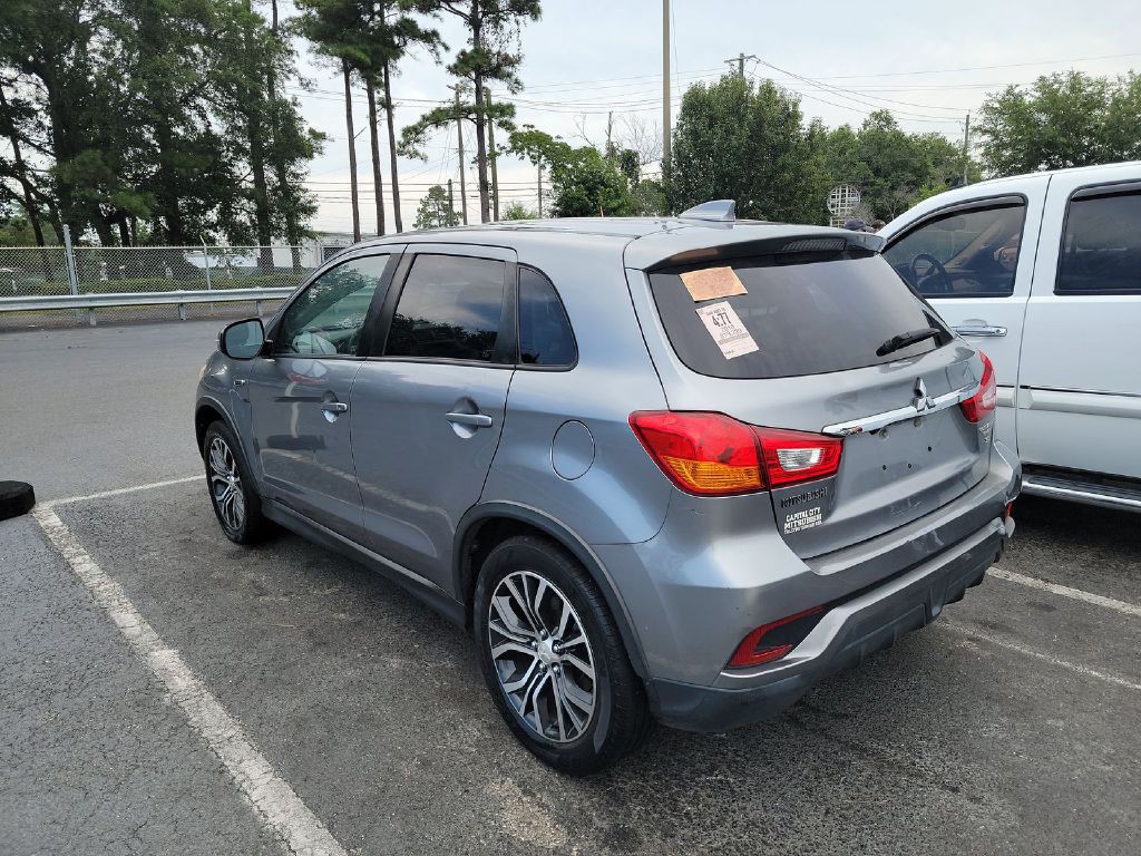2018 Mitsubishi Outlander Image 4
