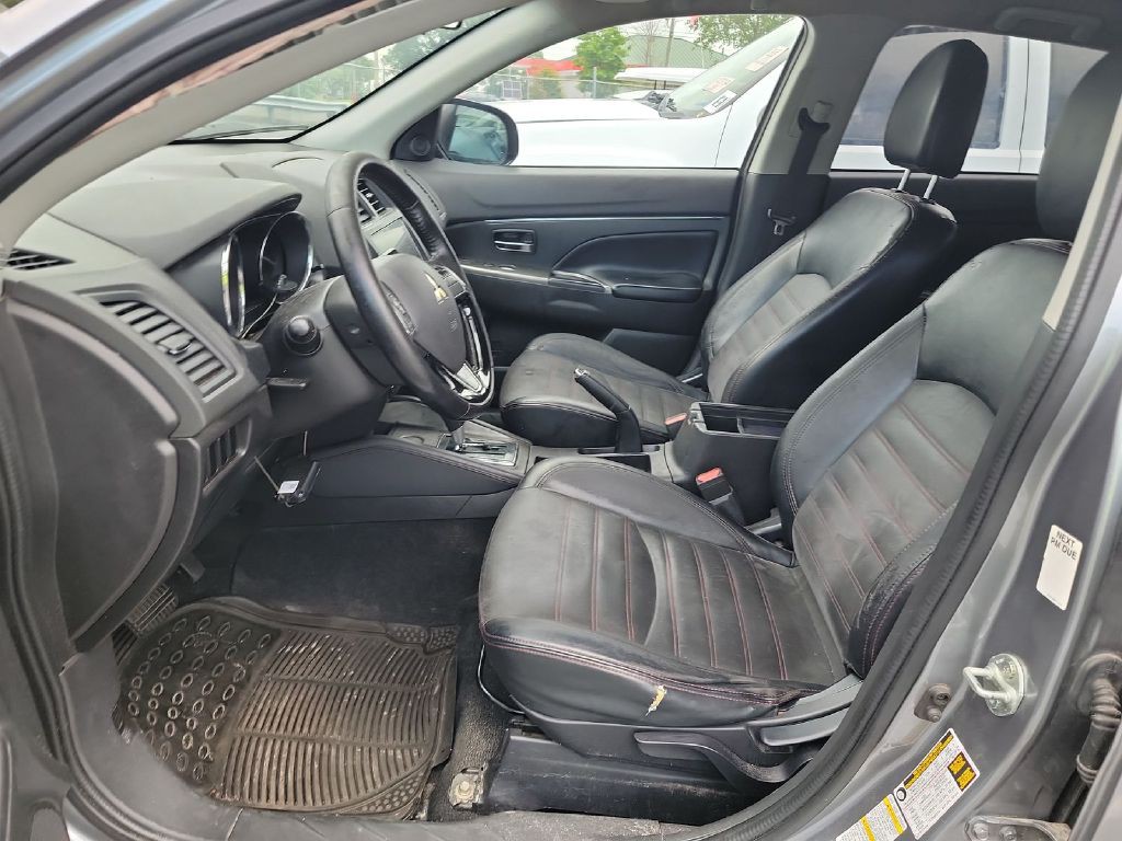 2018 Mitsubishi Outlander Image 5