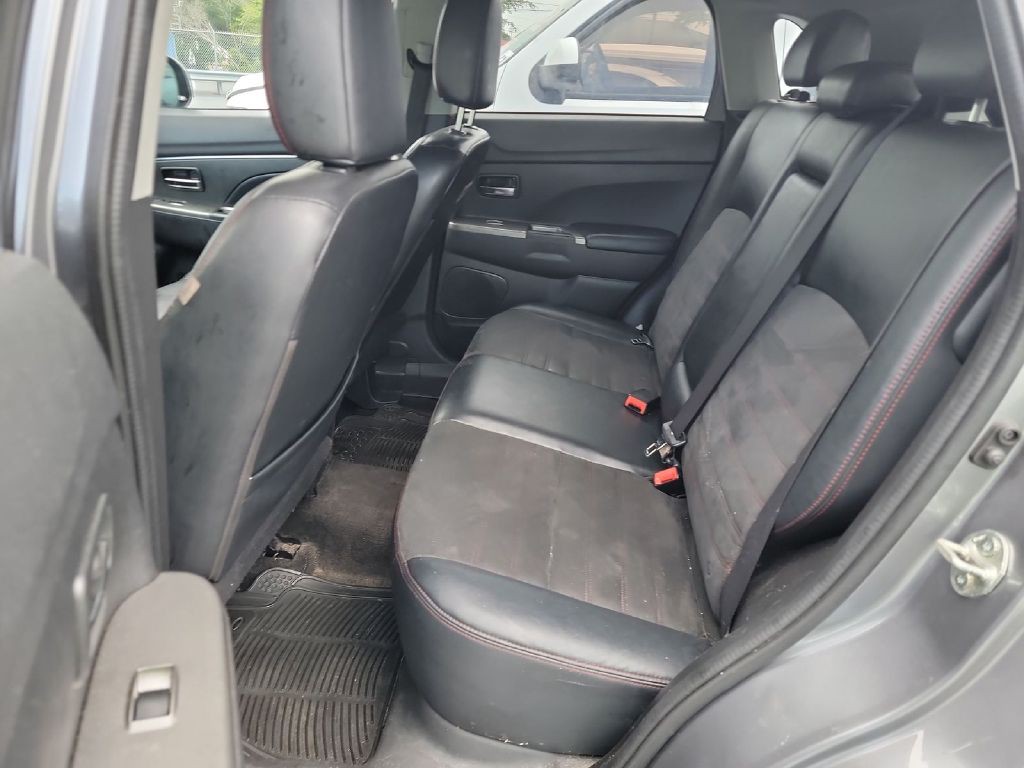 2018 Mitsubishi Outlander Image 6