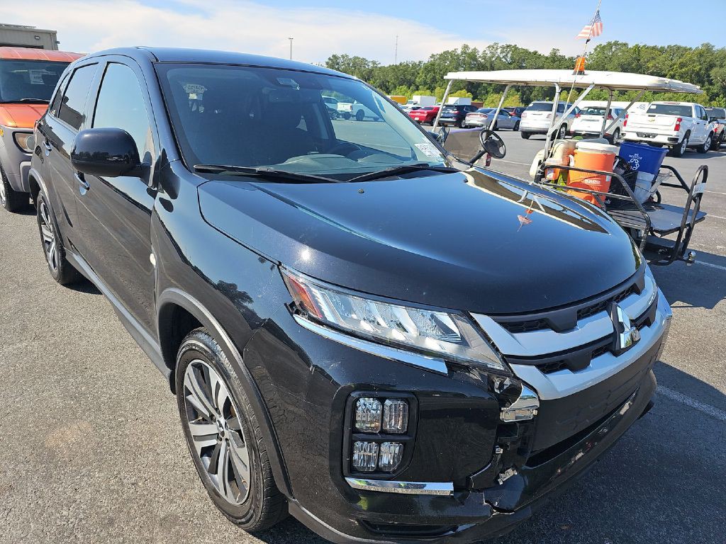 2022 Mitsubishi Outlander Image 2