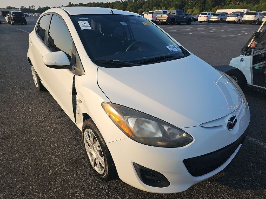 2014 Mazda Mazda2 Image 2