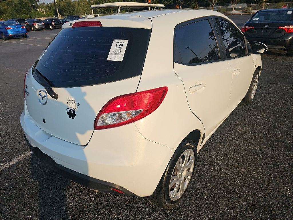 2014 Mazda Mazda2 Image 3