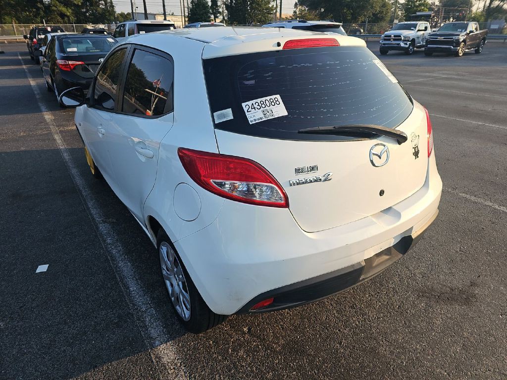 2014 Mazda Mazda2 Image 4
