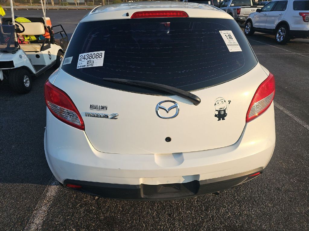 2014 Mazda Mazda2 Image 9