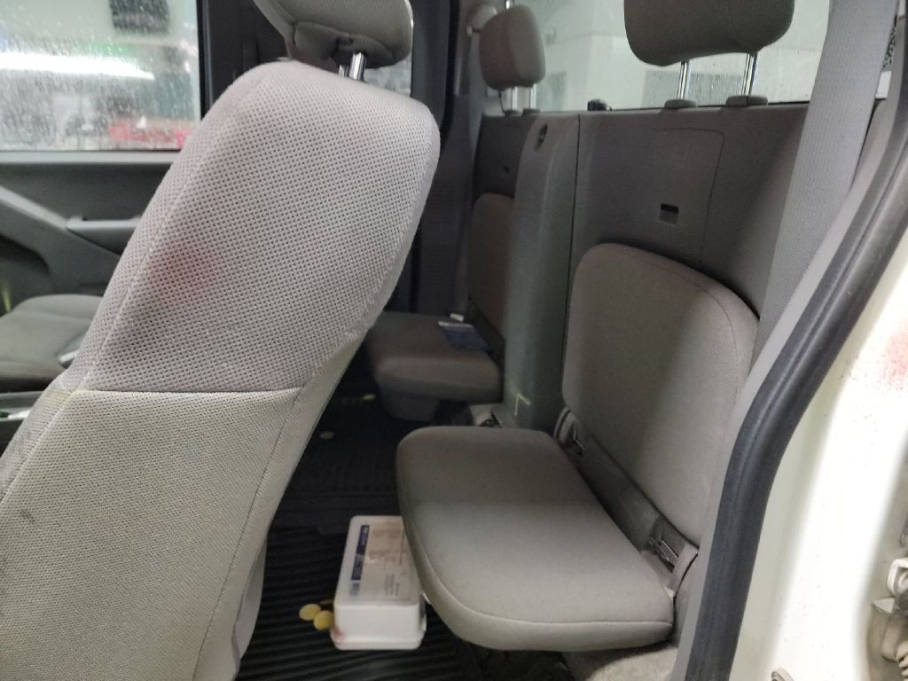 2017 Nissan Frontier Image 6