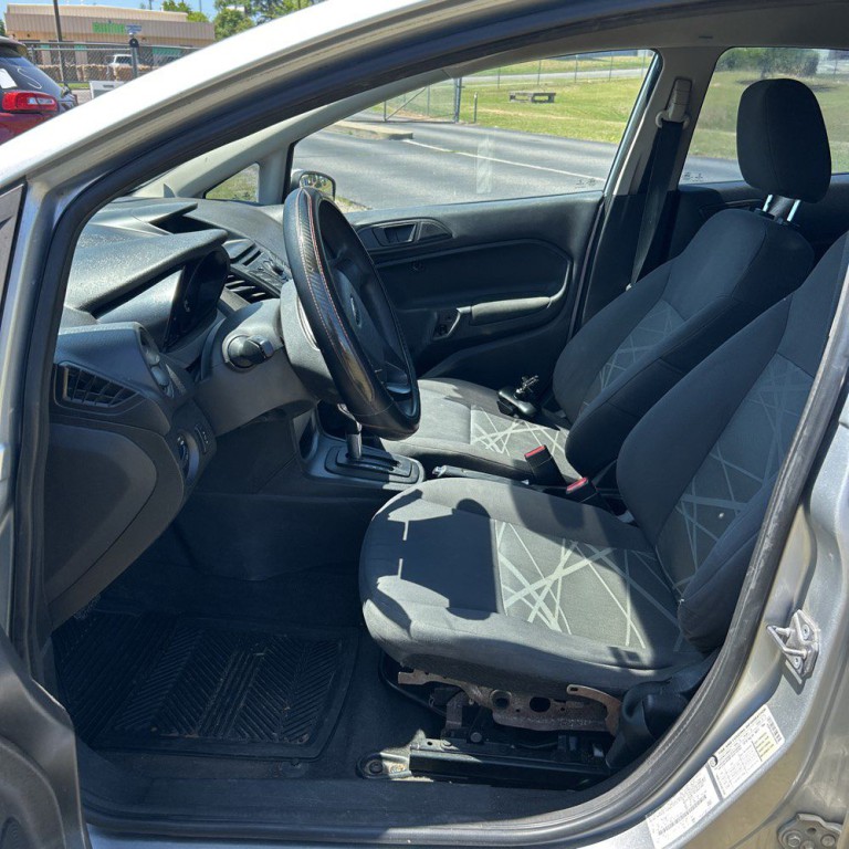 2015 Ford Fiesta Image 5