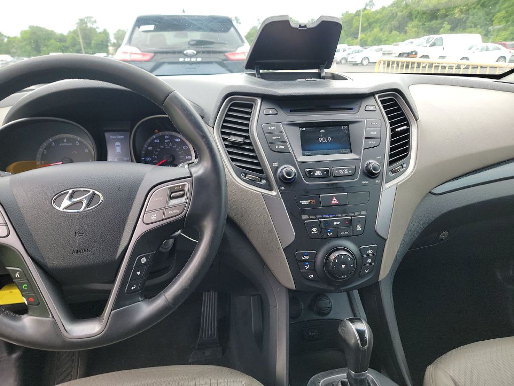 2014 Hyundai Santa Fe Image 8