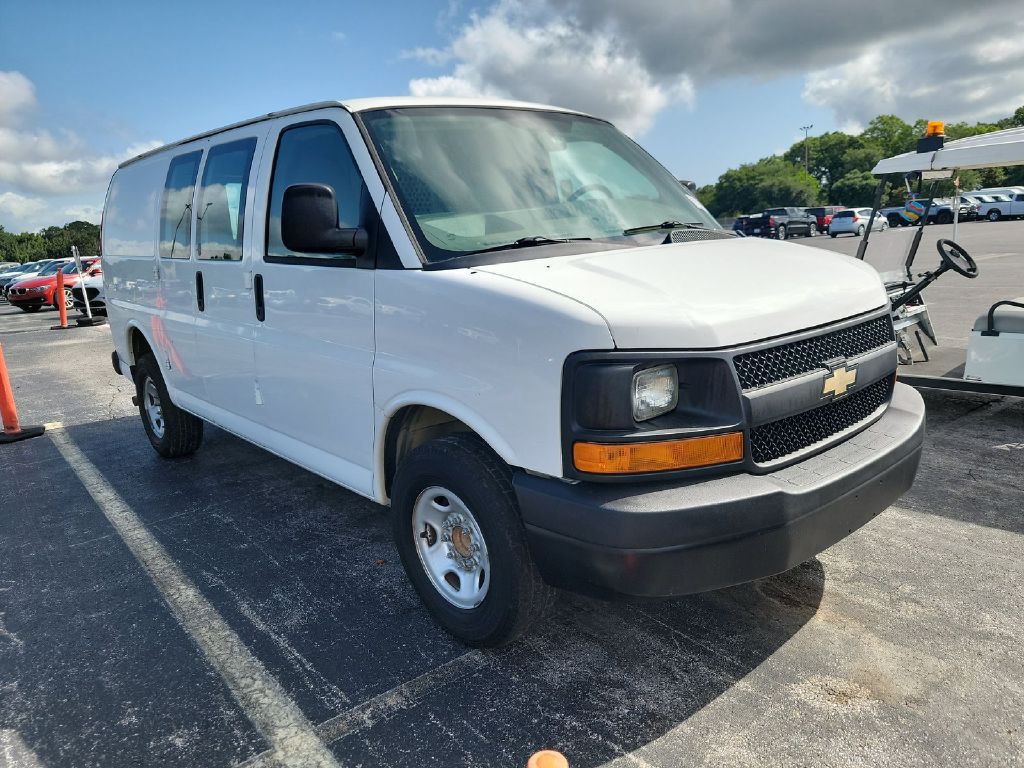 2015 Chevrolet Express Image 2