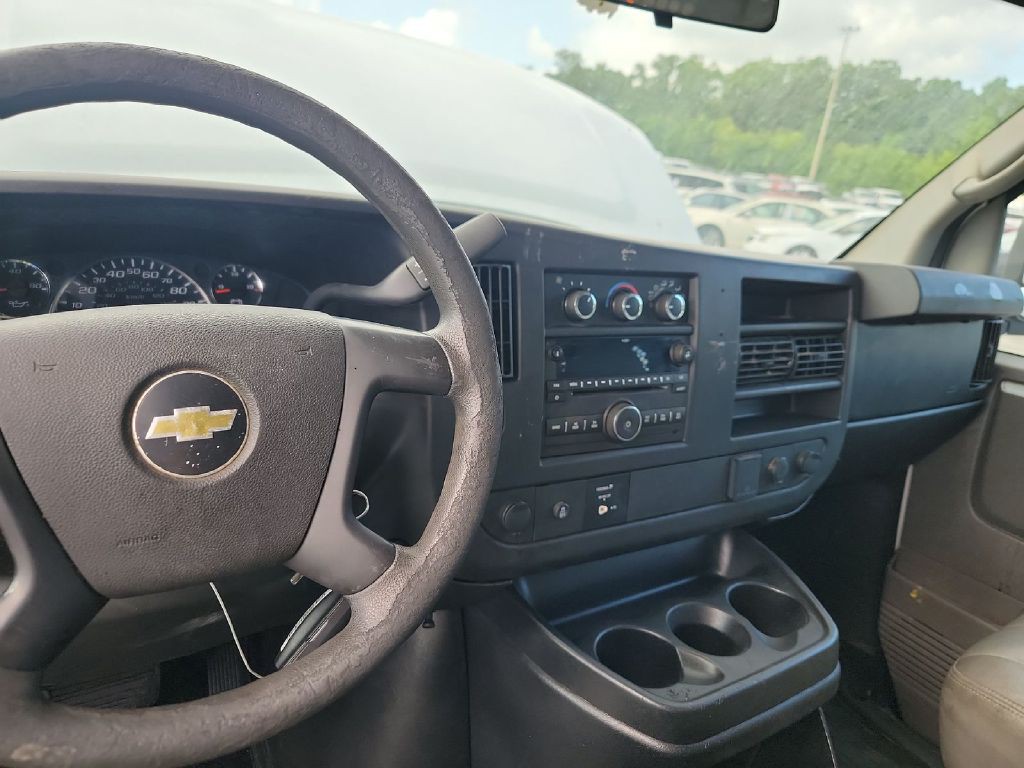 2015 Chevrolet Express Image 7