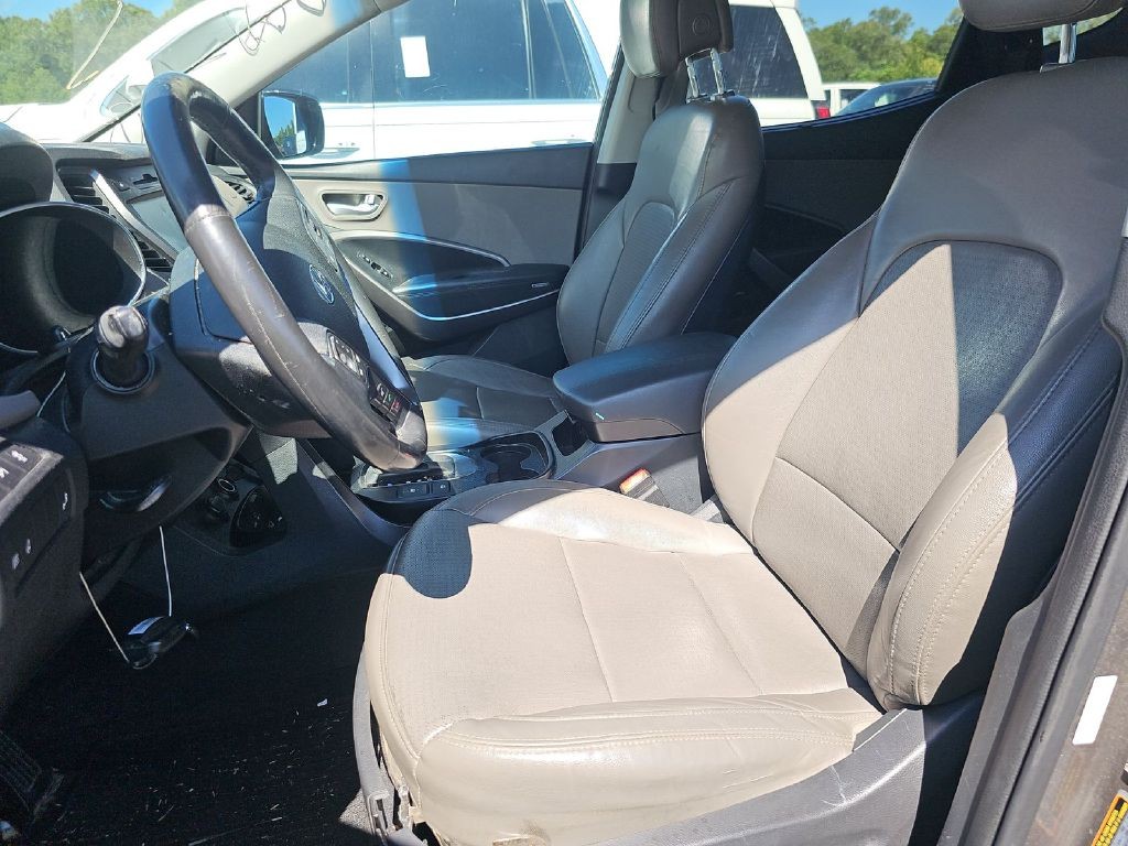 2016 Hyundai Santa Fe Image 5