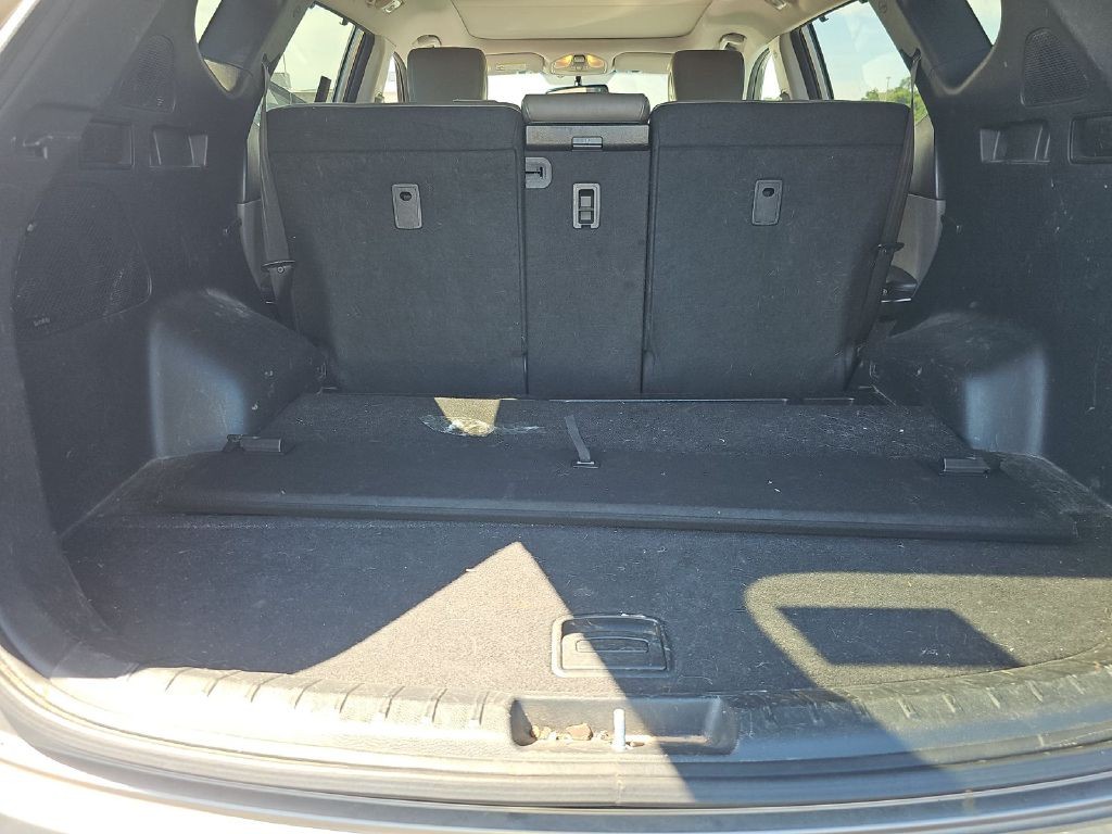 2016 Hyundai Santa Fe Image 9