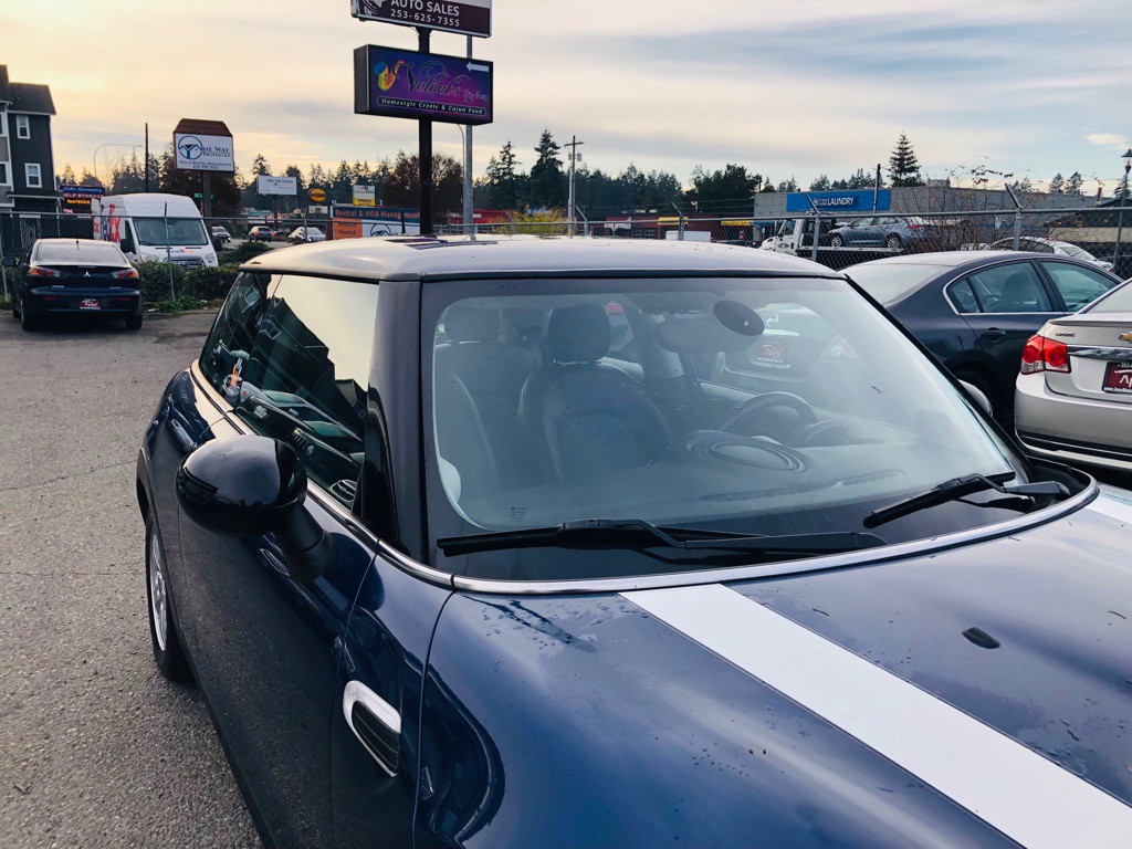 2018 MINI Cooper Image 8