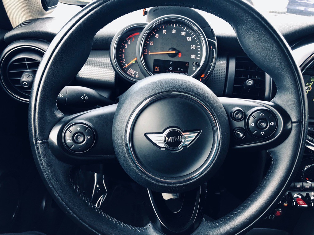 2018 MINI Cooper Image 24