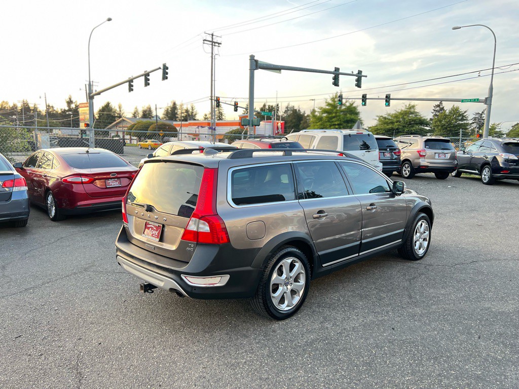 2010 Volvo XC70 Image 4