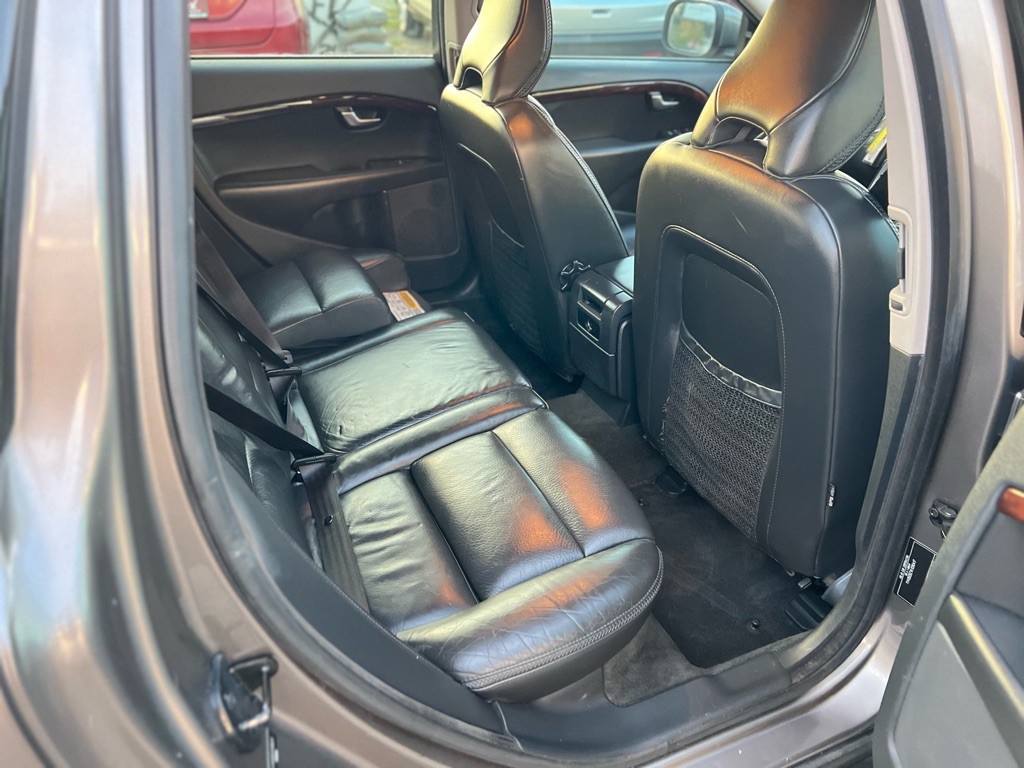 2010 Volvo XC70 Image 13